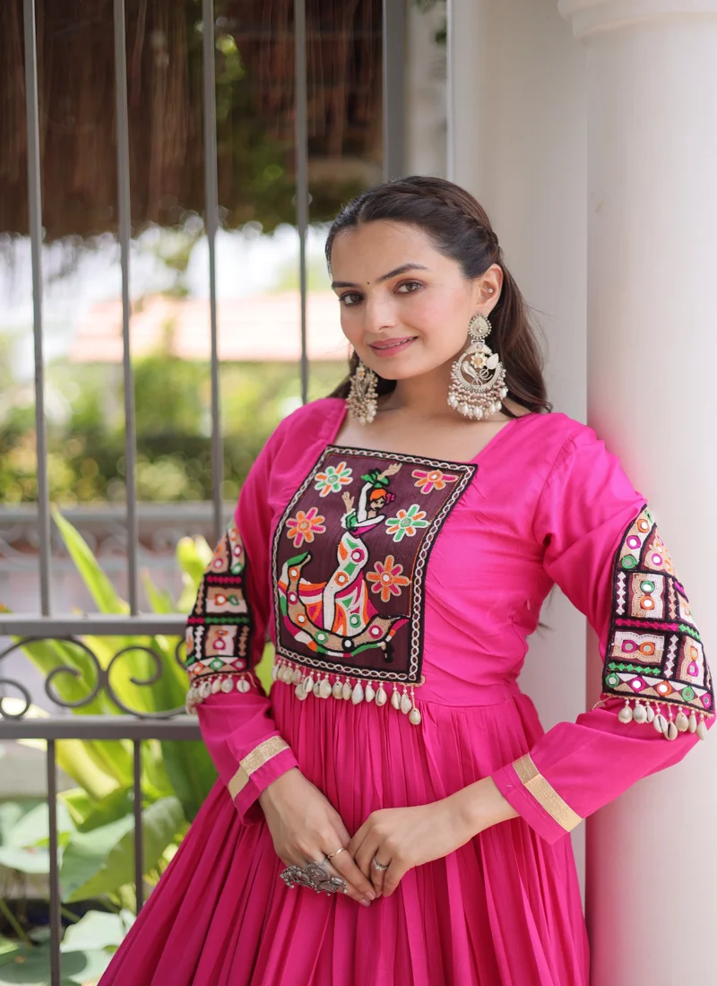 Dark Pink 14 KG Reyon Kutchi Gamthi Thread Work Designer Salwar Kameez - Image 4